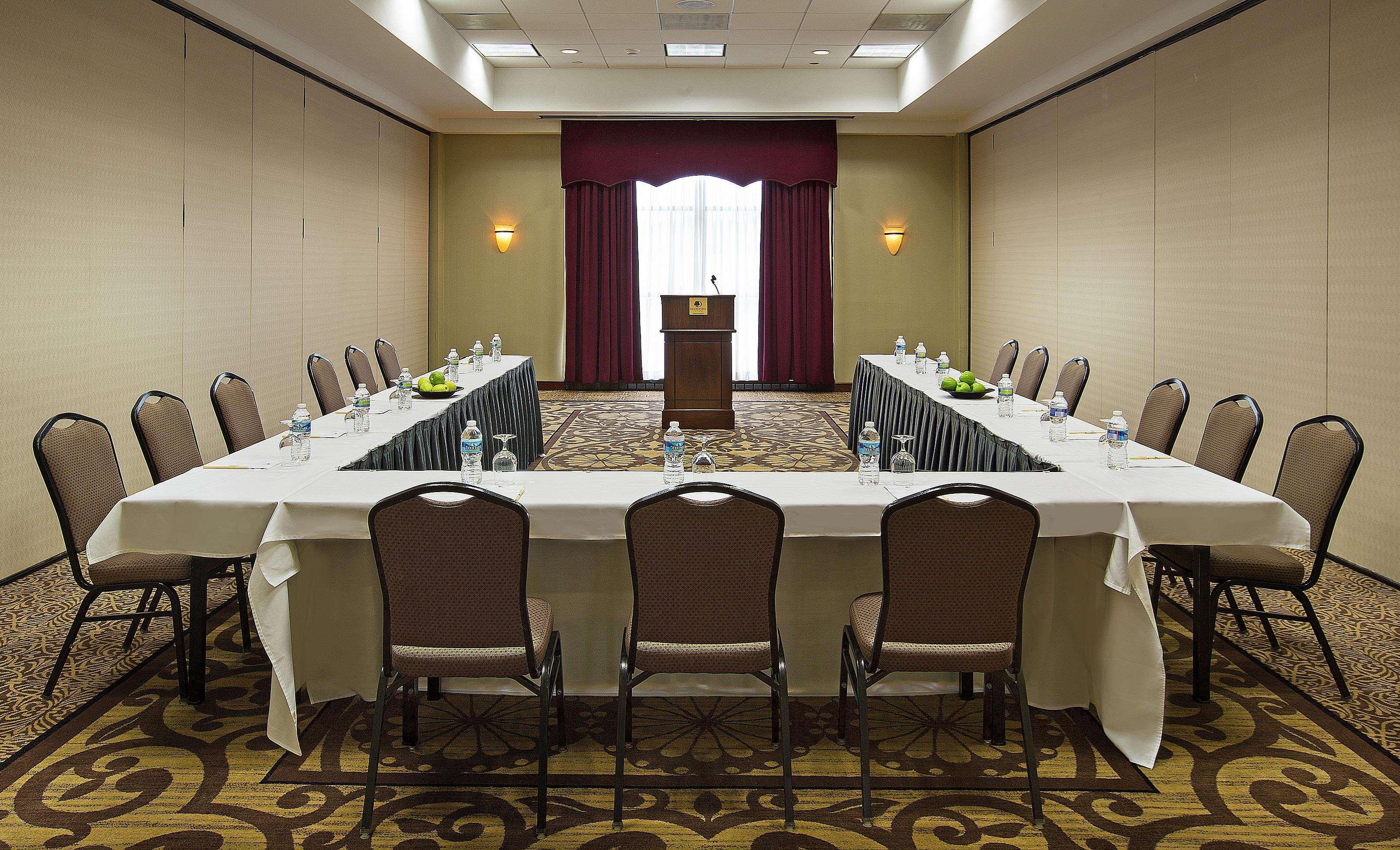 Doubletree By Hilton Charlotte Airport Hotell Eksteriør bilde