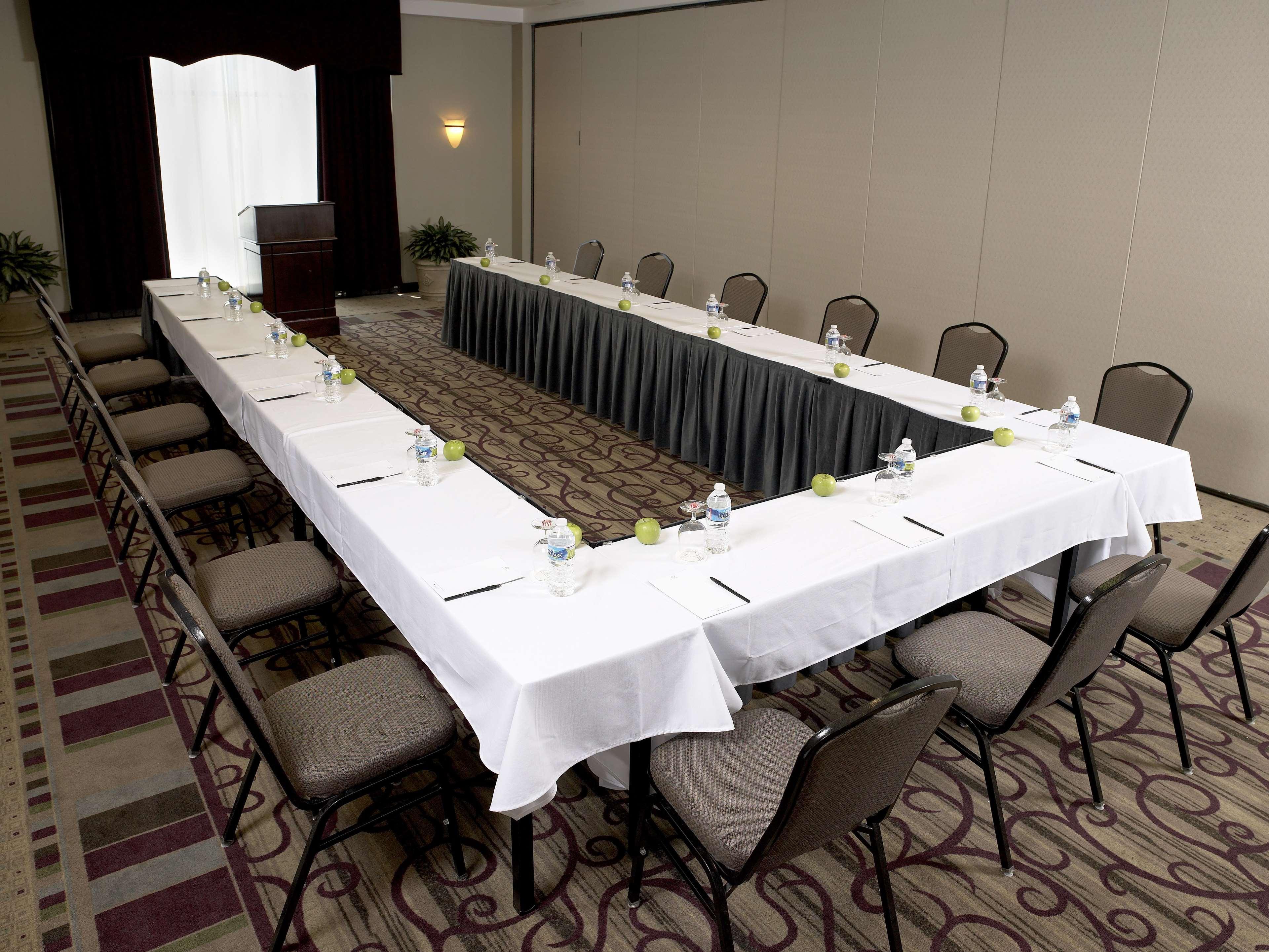 Doubletree By Hilton Charlotte Airport Hotell Fasiliteter bilde